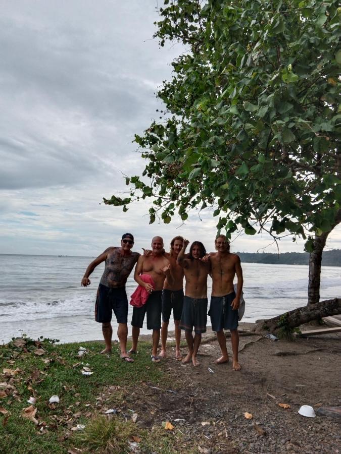Rumah Nalu Surf Camp Krui Exterior foto