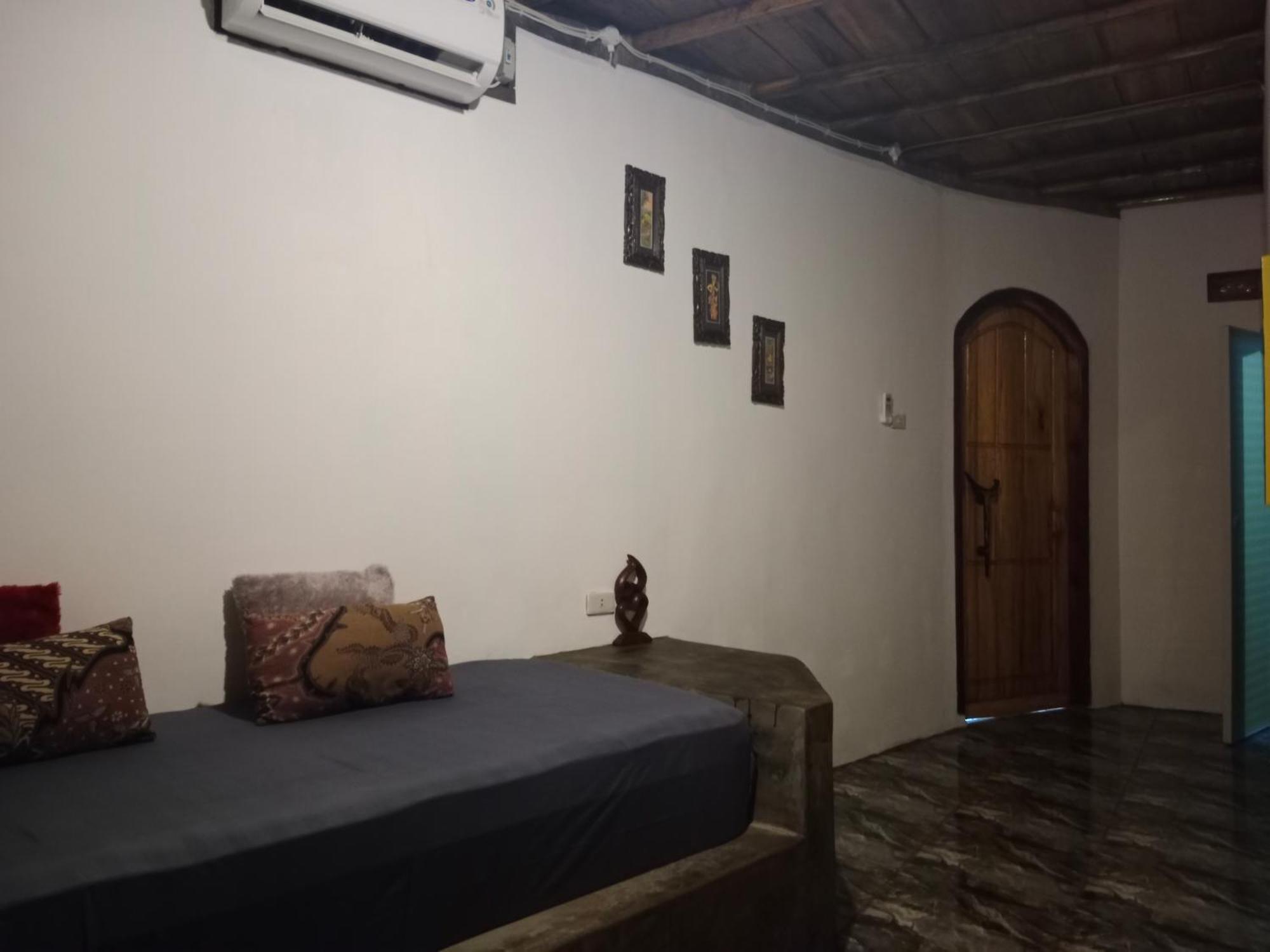 Rumah Nalu Surf Camp Krui Exterior foto