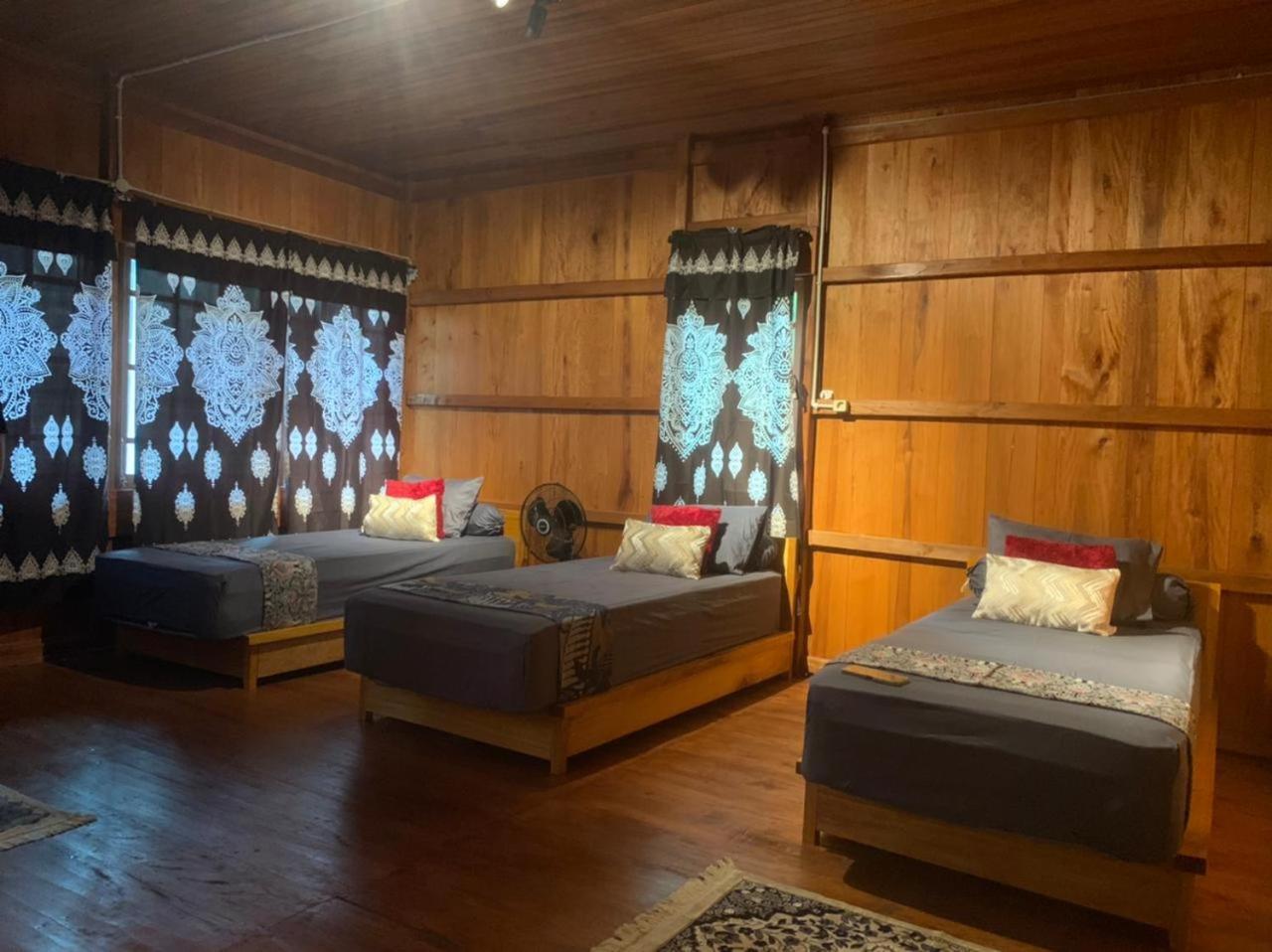 Rumah Nalu Surf Camp Krui Exterior foto